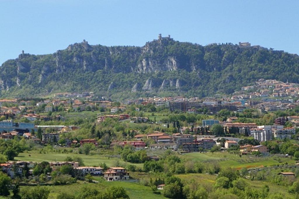 Villa Emma - L'Arte Dell'Accoglienza Сан Марино Екстериор снимка